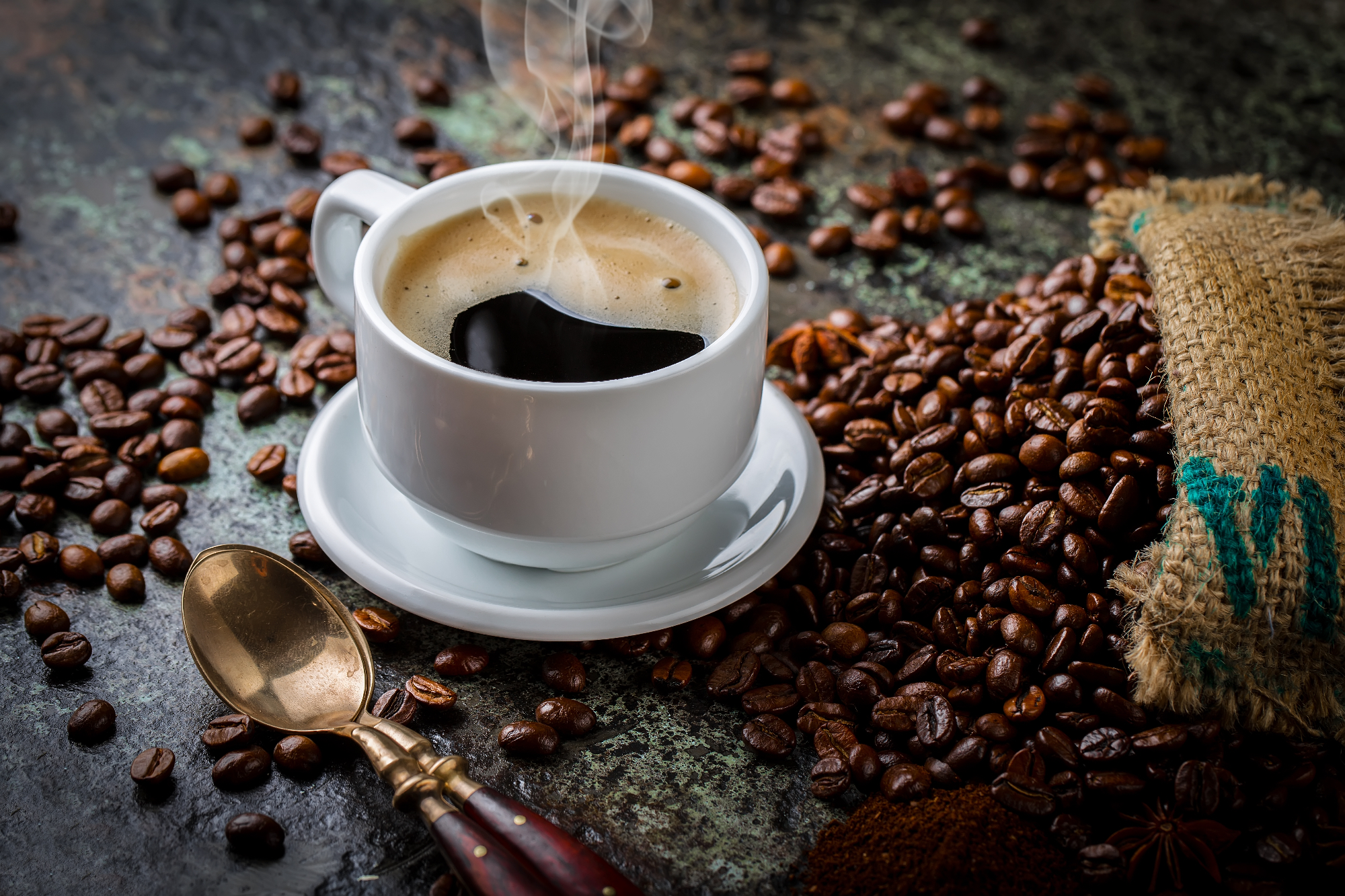 Kako pripraviti popolno kavo doma: korak za korakom